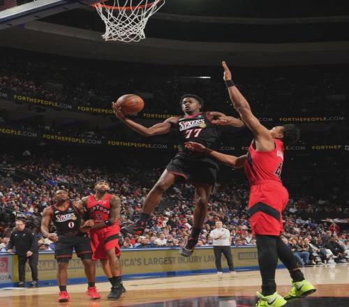 半月板撕裂！断崖式下滑！最佳新秀被下放