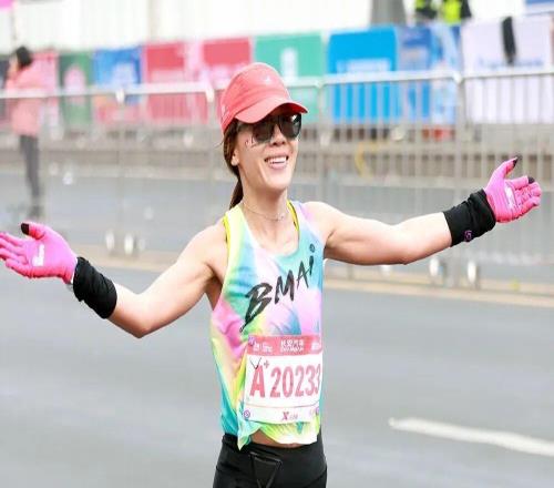 零下29度还要出门跑步的马洪利，跑完哈马300官兔后又在黑河马拉松夺冠
