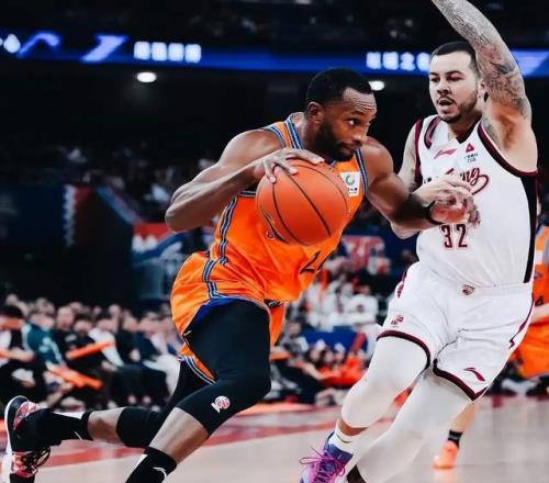 CCTV5直播！上海再战浙江全力横扫，弗格渐入佳境，卢伟全力冲第1