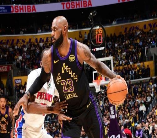 詹姆斯41岁生日夜，迎22分惨败！东契奇30分11助，一战看懂四件事