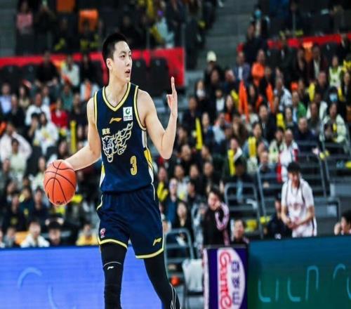 广东虽大胜辽宁30分，但却暴露出一大弱点，若没能解决恐无法争冠