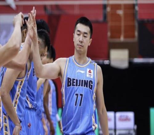 翟晓川：王骁辉当年被球迷骂到不想打篮球，提前退役挺可惜的