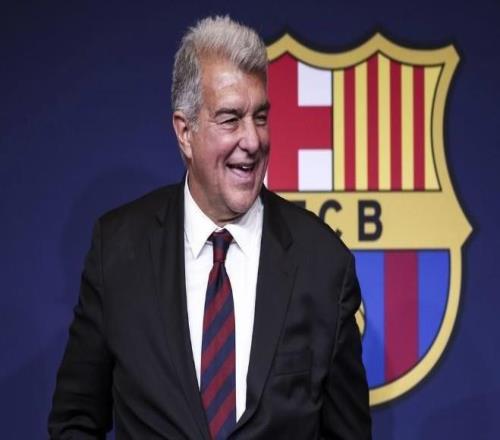 每体：巴萨夏窗预算1.3亿欧，巴斯托尼和阿尔瓦雷斯是主要目标