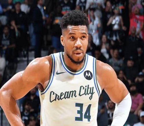 字母哥21+17+6雄鹿拒老鹰23分逆转沃克32+6+6杰伦28+16+6