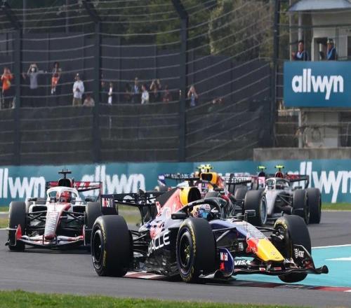 【意大利人感谢“克导”吧！】安东内利实现背靠背PTW！再次缔造F1多项纪录！