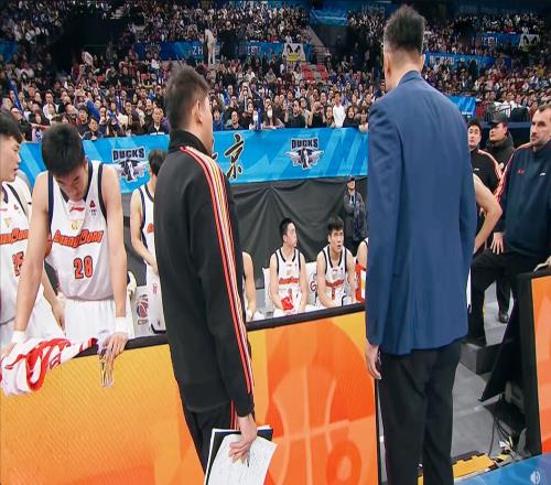 徐杰重伤！广东31分惨败！CBA冠军预演：杜锋郁闷，曾凡博惊艳1战