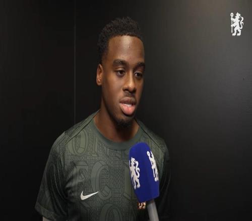 吉滕斯：教练让我发挥创造力，不是每次都要去边路一对一