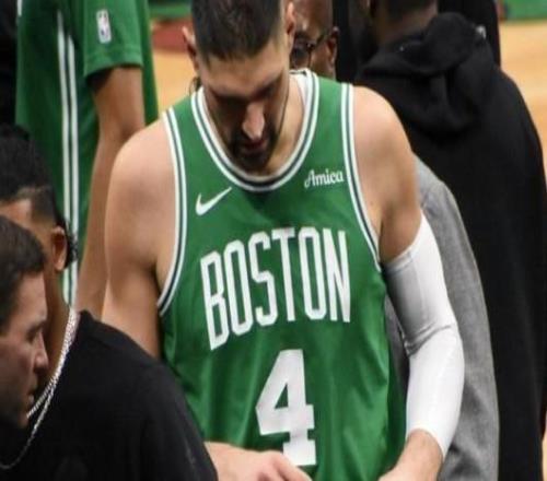 官方：武切维奇已接受右手无名指骨折手术，将至少缺战3到4周