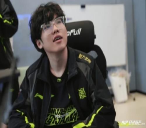 巨大的ADGAP！Assum面对GALA两局狂砍19511！