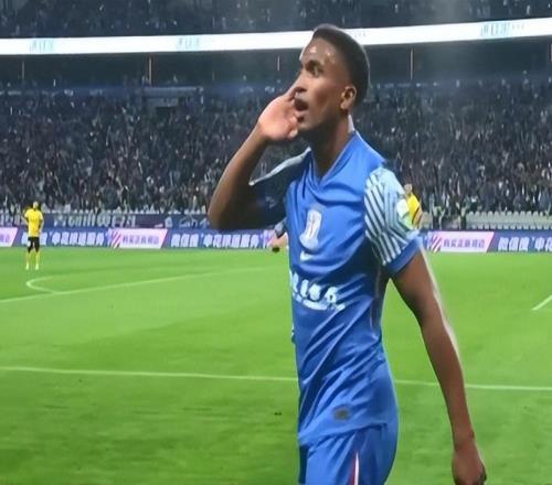 上海申花为何又错失冠军暴露球队两大短板，凸显俱乐部决策失误