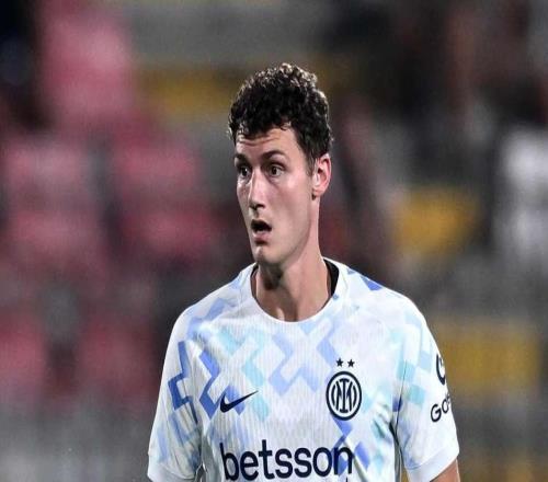 意媒：马赛还没有和国米谈帕瓦尔，但预计会花1500万欧买断他