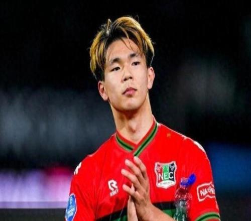 日本足球迎来历史性转会窗：22人留洋创纪录，德甲成最大舞台