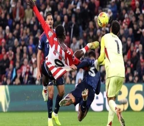 阿森纳破功黑猫2次射正攻入2球