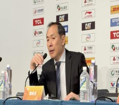 许利民：赵睿缺席是因为有点伤病，输球的关键在首节防守不佳