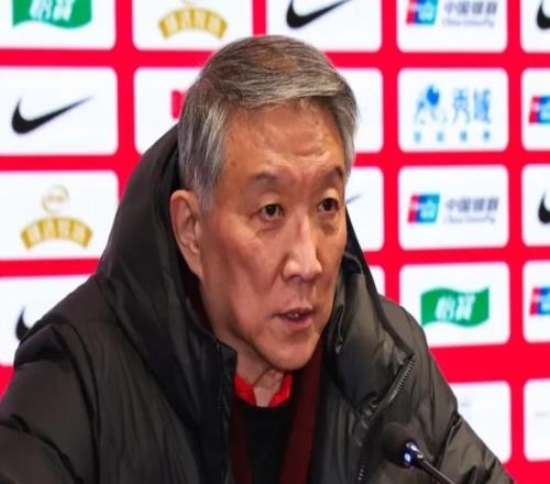 首场就赢56分！高调喊出“世界前4”，中国女篮主帅真猛