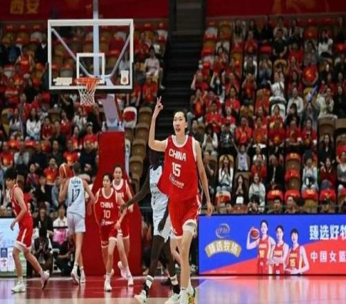中国女篮公布15人集训名单未召入李梦、李缘、王思雨