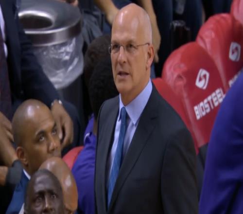 Stein：独行侠一直在尝试请前NBA主帅填补基德教练组中的一个空缺