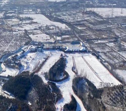推出宠物友好服务、升级硬件设施，北京多家雪场正式开板