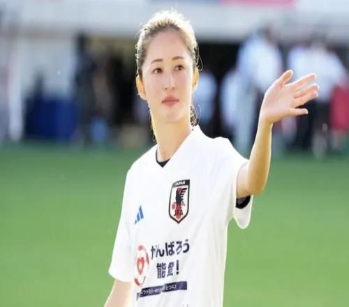 日本双星连线，清水梨纱打进加盟利物浦女足首球