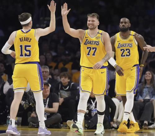 詹皇联手保罗背刺里夫斯！想先发制人赶走小里这是追梦玩剩下的