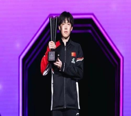王楚钦：现在男线有一定困难，但我认为中国乒乓球队依旧最强