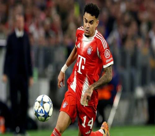 孔帕尼一雪前耻！凯恩双响超越传奇前锋，拜仁20晋级欧冠16强