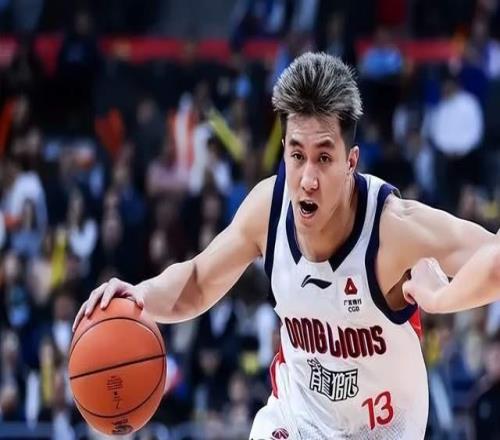 高效！18分钟轰19分，末节12分掀翻黑马，郭艾伦获盛赞，一针见血