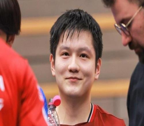顶流樊振东德甲球衣供不应求,商店老板笑了我们生产不了这么多