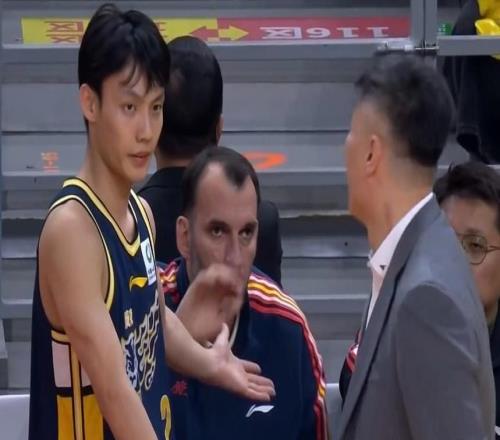 广东为何5分险胜深圳赛后杜锋给出了答案，又把责任推给年轻人