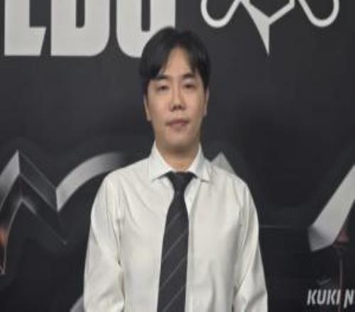 Homme成为LPL历史第一位率领三支不同队伍突破八强的教练