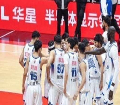 神奇！2年前一赛季只赢6场，如今43岁主帅，将球队带到了联盟第6