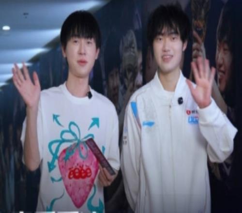 Ming采访knight：生存好的中单出杀人书队史首次让二追三