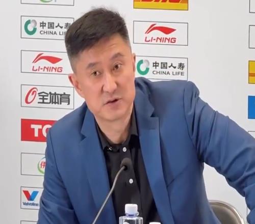 杜锋：徐杰已送去医院拍片希望曾凡博远离伤病多为国家队做贡献