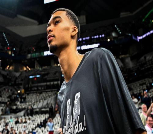 仅仰望邓肯！文班亚马赛季开局连续5场两双创马刺20年纪录