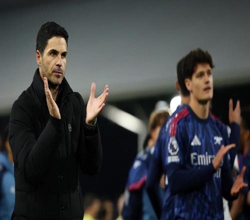 欧冠阿森纳3比0弱旅，十连胜遭遇魔鬼赛程，梅里诺两球状态佳