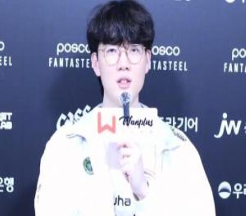 Viper：今年S赛在中国，很想吃黄焖鸡煲仔饭，米线店有机会就去