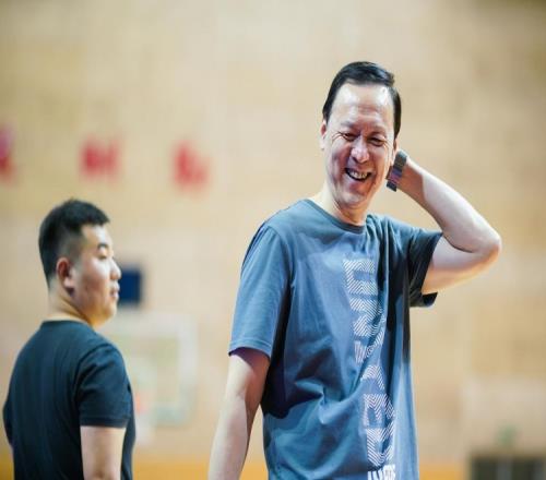 直播吧：张庆鹏离队倒计时张德贵有望重新进入天津教练组