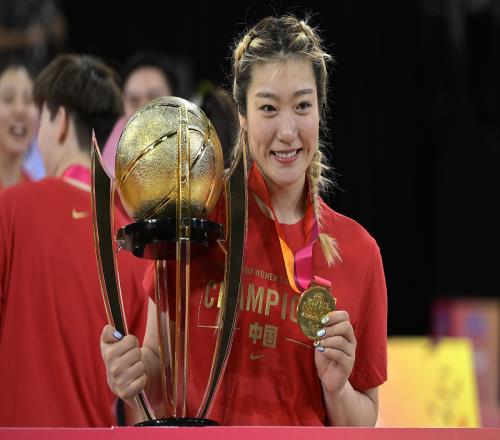探长：李梦的单打和强投硬解是女篮稀缺的让谁来扮演这个角色