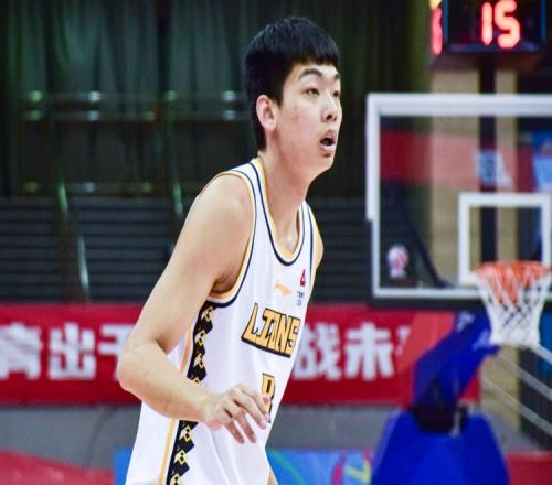 广厦出征亚洲篮球冠军联赛！王欣瑞晒照：启程亚冠
