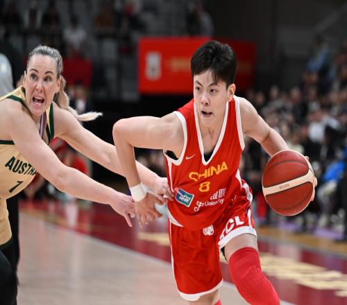 麦穗丰：女篮年轻球员适应强度&得到锻炼澳女篮真切帮我们练兵了