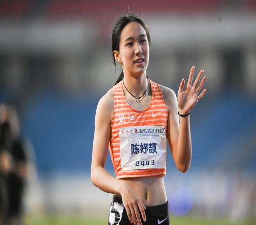 田径亚锦赛女子200米预赛，16岁陈妤颉、李玉婷晋级半决赛