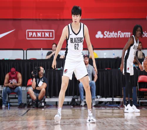 曾与小崔一起征战夏联！媒体人：李贤重将离开澳洲继续冲击NBA