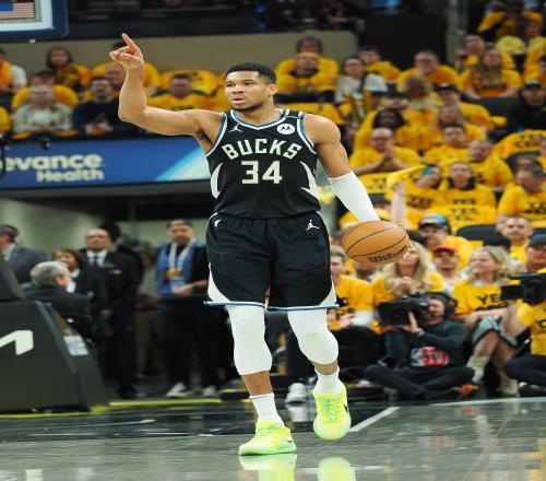 Windhorst：马刺火箭篮网和鹈鹕是关注字母哥的球队！