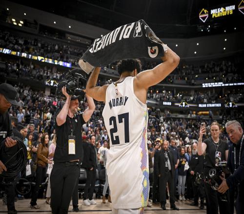 ESPN：穆雷今天一天都在做治疗包括输液开球前45分钟才确定出战