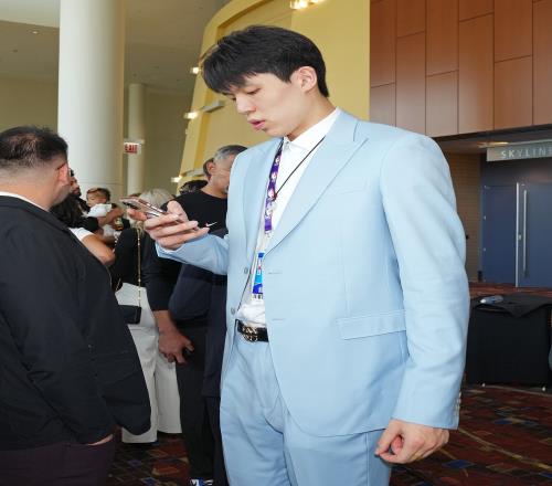 冲呀目前有14支NBA球队考察过杨瀚森还有5队已发出试训邀请