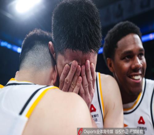 双喜胡金秋妻子更博：十年圆梦属于我们五周年最好的礼物