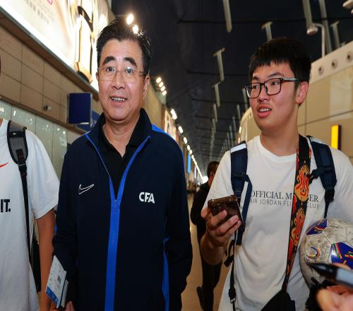 这下不用让路了！国足两次18强赛比赛日，中超都中断间歇近一个月