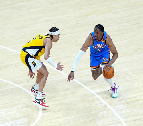 杰伦威：队友们都像一家人一样夺冠是我刚进NBA时从未敢想的