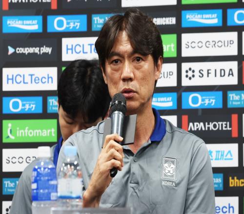 韩国主帅：球队表现比预想的好得多，下半场没能将机会转化为进球