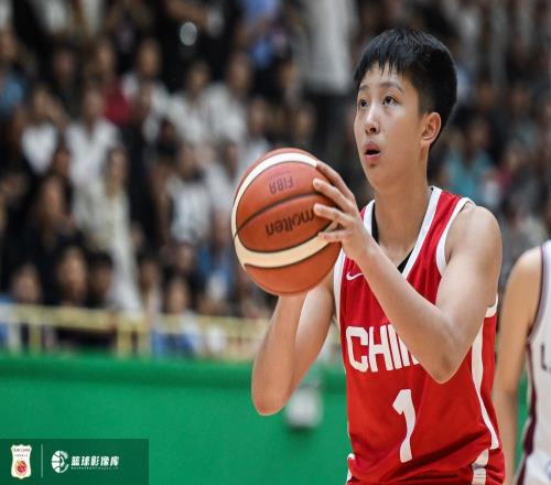 拼尽全力！冉珂嘉20中10空砍全场最高28分外加12板三分7中3
